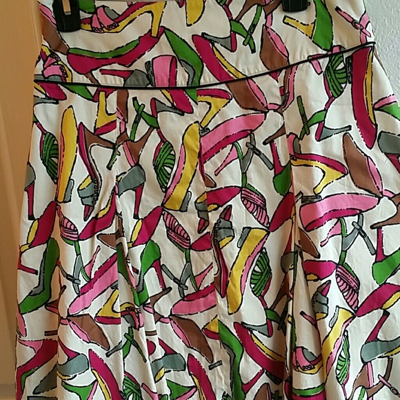 claude brown..multicolored shoe pattern skirt - Picture 7 of 8